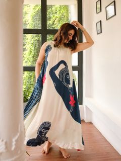 Namitha Pramod feet photo 16