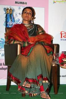 Namrata Shirodkar feet photo 16