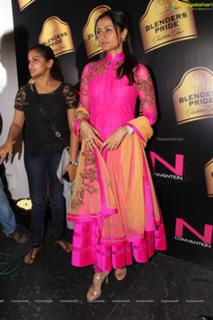 Namrata Shirodkar feet photo 9