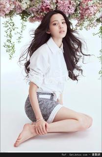 Nana Ouyang feet photo thumbnail