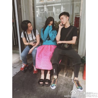 Nana Ouyang feet photo thumbnail