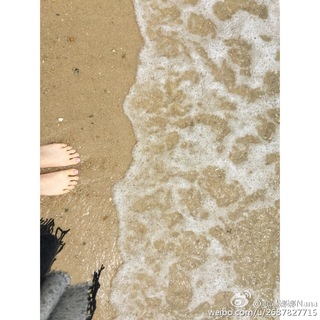 Nana Ouyang feet photo thumbnail