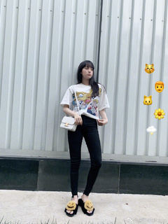 Nana Ouyang feet photo thumbnail