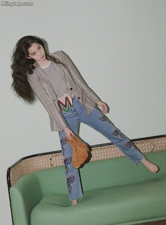 Nana Ouyang feet photo thumbnail