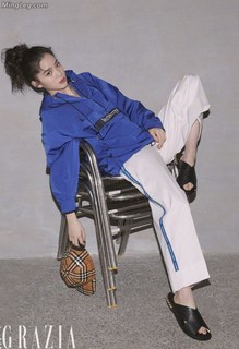 Nana Ouyang feet photo thumbnail