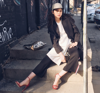 Nana Ouyang feet photo thumbnail