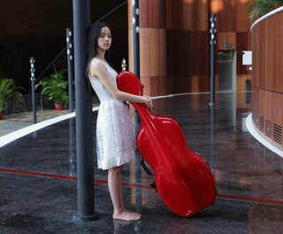 Nana Ouyang feet photo thumbnail