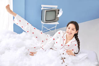 Nana Ouyang feet photo thumbnail