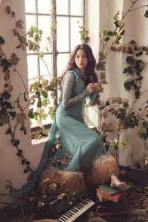 Nana Ouyang feet photo thumbnail