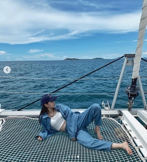 Nana Ouyang feet photo thumbnail