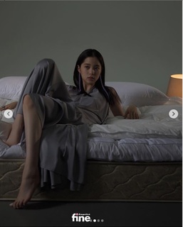 Nana Ouyang feet photo thumbnail