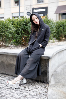 Nana Ouyang feet photo thumbnail