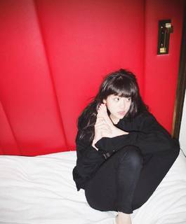 Nana Ouyang feet photo thumbnail