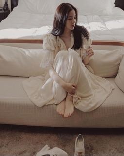 Nana Ouyang feet photo thumbnail