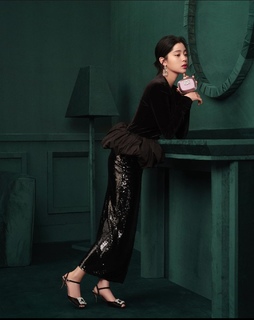 Nana Ouyang feet photo thumbnail