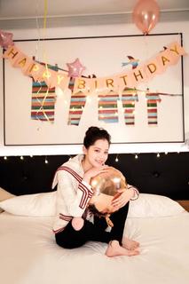 Nana Ouyang feet photo thumbnail