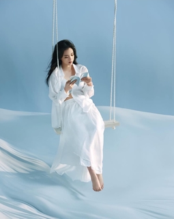 Nana Ouyang feet photo thumbnail