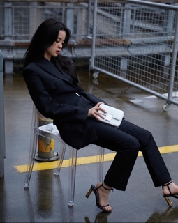 Nana Ouyang feet photo thumbnail