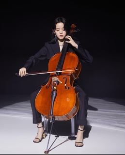 Nana Ouyang feet photo thumbnail