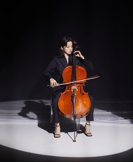 Nana Ouyang feet photo thumbnail