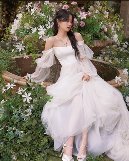 Nana Ouyang feet photo thumbnail