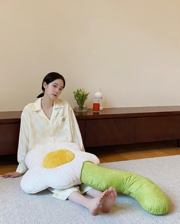 Nana Ouyang feet photo thumbnail