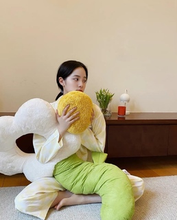 Nana Ouyang feet photo thumbnail