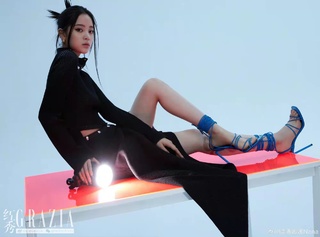 Nana Ouyang feet photo thumbnail