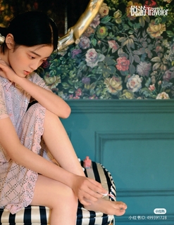 Nana Ouyang feet photo thumbnail