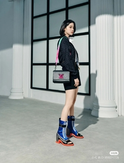 Nana Ouyang feet photo thumbnail