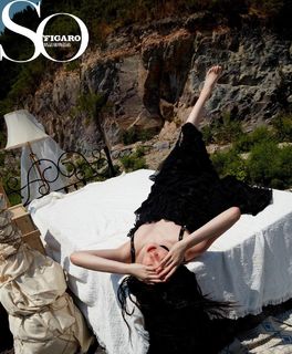 Nana Ouyang feet photo thumbnail