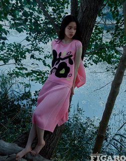 Nana Ouyang feet photo thumbnail