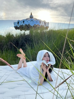 Nana Ouyang feet photo thumbnail