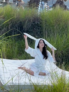 Nana Ouyang feet photo thumbnail