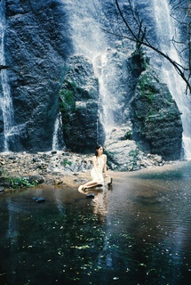 Nana Ouyang feet photo thumbnail