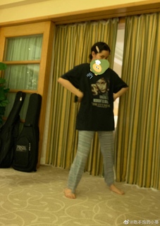 Nana Ouyang feet photo thumbnail