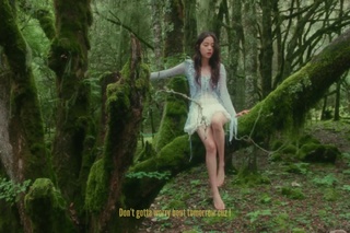 Nana Ouyang feet photo thumbnail