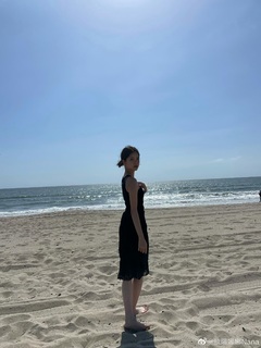 Nana Ouyang feet photo thumbnail