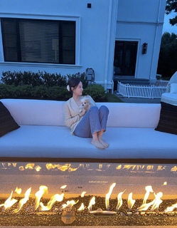 Nana Ouyang feet photo thumbnail