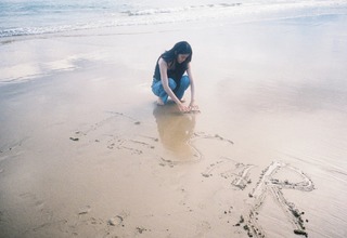 Nana Ouyang feet photo thumbnail