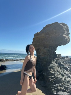 Nana Ouyang feet photo thumbnail