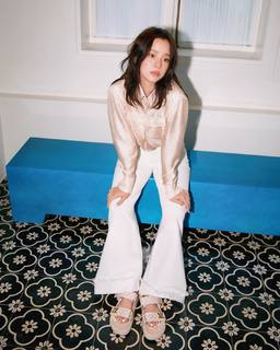 Nana Ouyang feet photo thumbnail