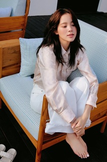 Nana Ouyang feet photo thumbnail