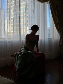 Nana Ouyang feet photo thumbnail