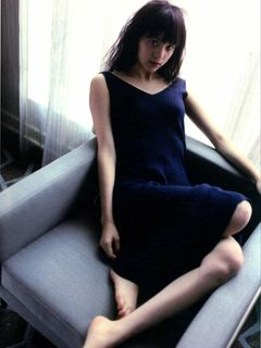 Nana Ouyang feet photo thumbnail