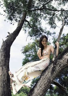 Nana Ouyang feet photo thumbnail