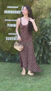 Nana Ouyang feet photo thumbnail