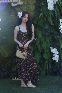 Nana Ouyang feet photo thumbnail