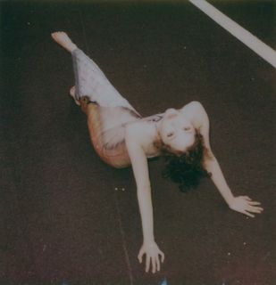 Nana Ouyang feet photo thumbnail