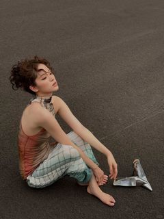 Nana Ouyang feet photo thumbnail